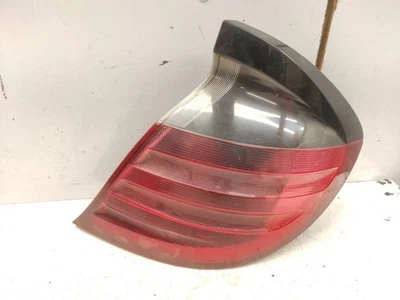 Feu Arrière Droit Mercedes-Benz C W203 Hatchback 2002 LHD A2038200664 - Photo 1/4