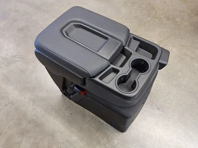 GMC SIERRA 1500 2019-2025 asiento delantero central Opt AZ3 tela negra Foto 1 de 4