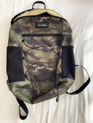 Rucksack / Schultasche Dakine Unisex Wndr Pack 18l grün / camouflage / Tarnfarbe - Bild 1 von 3