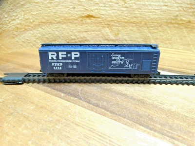 Life-Like N Scale 41' Richmond Fredericksburg & Potomac RF&P 2602 Box Car - Image 1 of 4