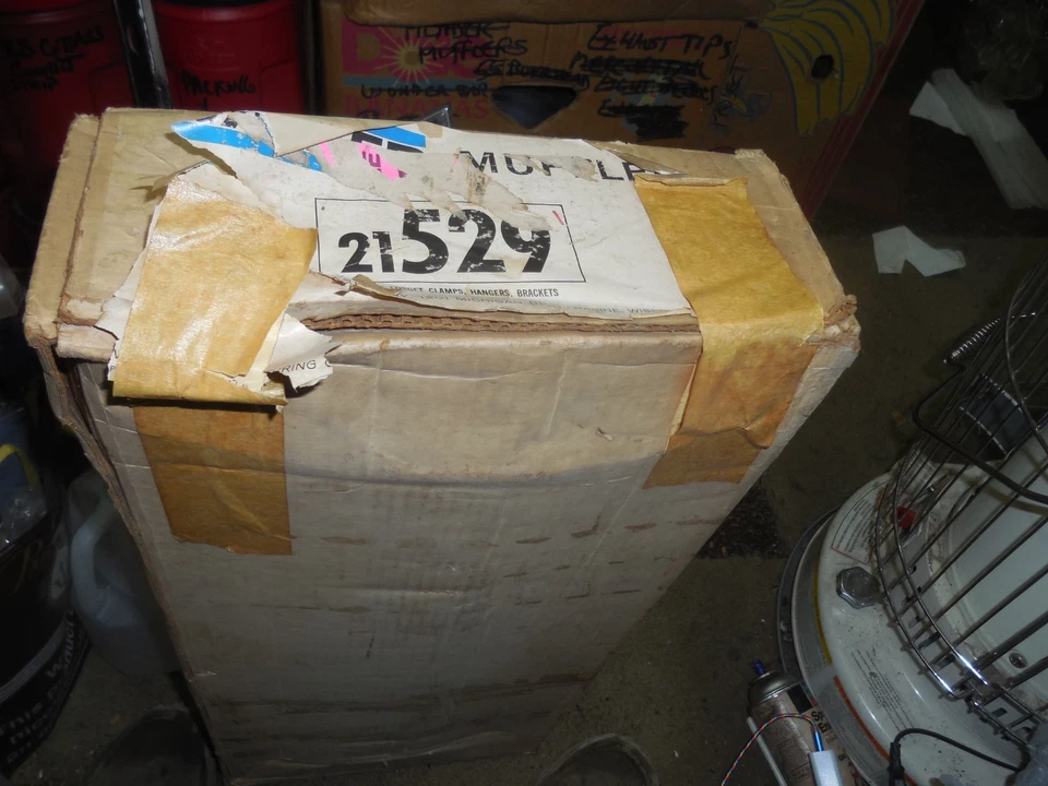 NOS WALKER MUFFLER 1967 福特猎鹰、费尔兰、水星彗星 6 CYL 查看应用规格 — 第 1/4 张图片