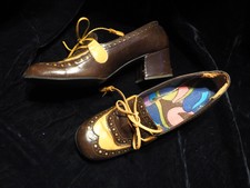 sz 5 1/2 Vtg 70s brown tan saddle shoes w lace Shoe