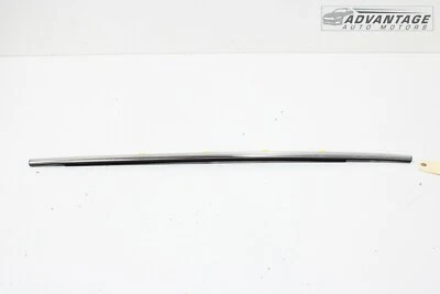 Honda CR-V 2017-2021 panel de puerta lateral derecha ventana cinturón moldeado OEM Foto 1 de 4