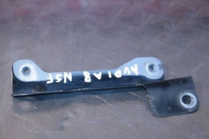 2008 AUDI A8 D3 N/S/F PASSENGER SIDE FRONT BRACKET 4E0810697B - Picture 1 of 3