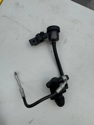 Cilindro bomba maestra freno trasero Ducati Hypermotard 939 SP fabricante original Foto 1 de 4