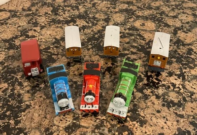 Lote de 7 enfeites de bolo de PVC plástico Thomas The Tank Engine And Friends aniversário - Imagem 1 de 4