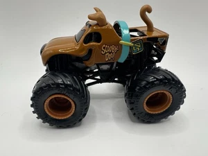 Monster Jam Scooby-Doo 1:64 Monster Truck - Picture 1 of 7