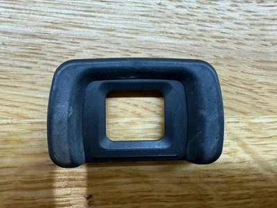 Olympus OEM Eyepiece Eyecup For E3 E30 E400 E410 E500 E510 E520 E620 - Image 1 of 2