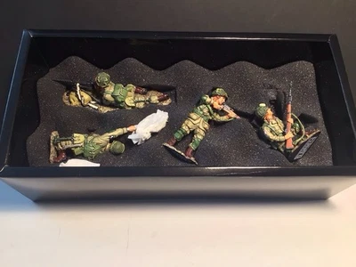 KING & COUNTRY DD36/036 “WWII COVER FIRE” 101º Aerotransportado. JUEGO 4 FIGURE NUEVO SIN USAR, EN CAJA Foto 1 de 4