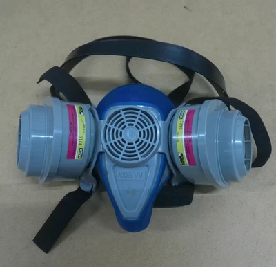 Kit Respirador Media Máscara MSA: 2 Cartuchos Incluidos, Goma Termoplástica, L Mas Foto 1 de 4