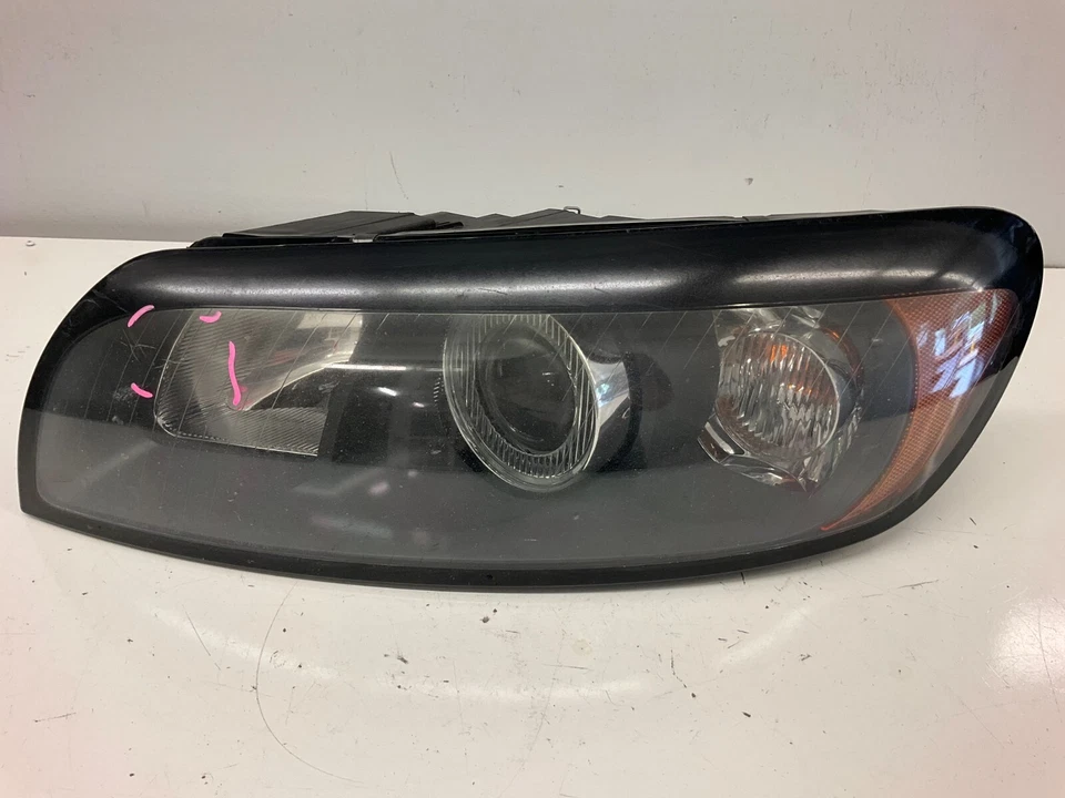 08-10 Volvo C30 Left Front Halogen Headlight 31283273 - Image 1 of 4