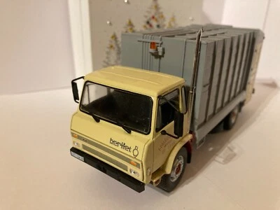 CAMION POUBELLE BERLIET GC 190 ALTAYA 1/43 - Photo 1/3