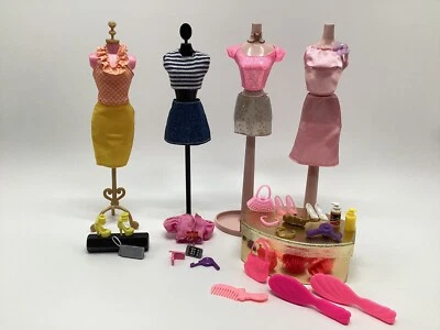 Barbie Muñeca Conjunto Accesorios Lote Fecha Noche Fiesta Falda Top Cartera Zapatos Teléfono Foto 1 de 4