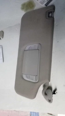 Used Right Sun Visor fits: 2015 Toyota Sienna illuminated Right Grade B Foto 1 de 4