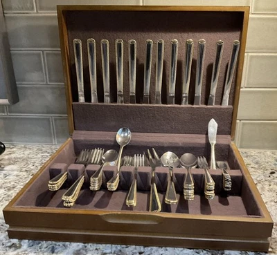 Cubiertos de acero inoxidable/oro 89 piezas sin marca más caja China Foto 1 de 4