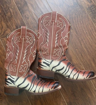 Botas de cuero vaquero occidentales con estampado de cebra NOCONA Sting Tiger Ray para mujer 10 Foto 1 de 4