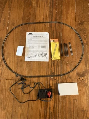 Estate Find Model Power Transformer + 12 Curved 8 Straight Atlas Track Lot Oval - Image 1 of 4