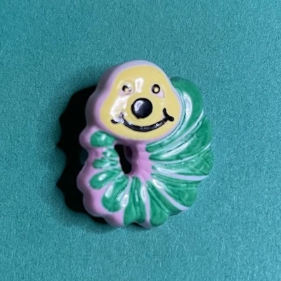 DE COLECCIÓN 3/4” STREAMLINE ANTROPOMÓRFICO ORUGA VERDE PLÁSTICO VÁSTAGO BOTÓN-D2 Foto 1 de 2