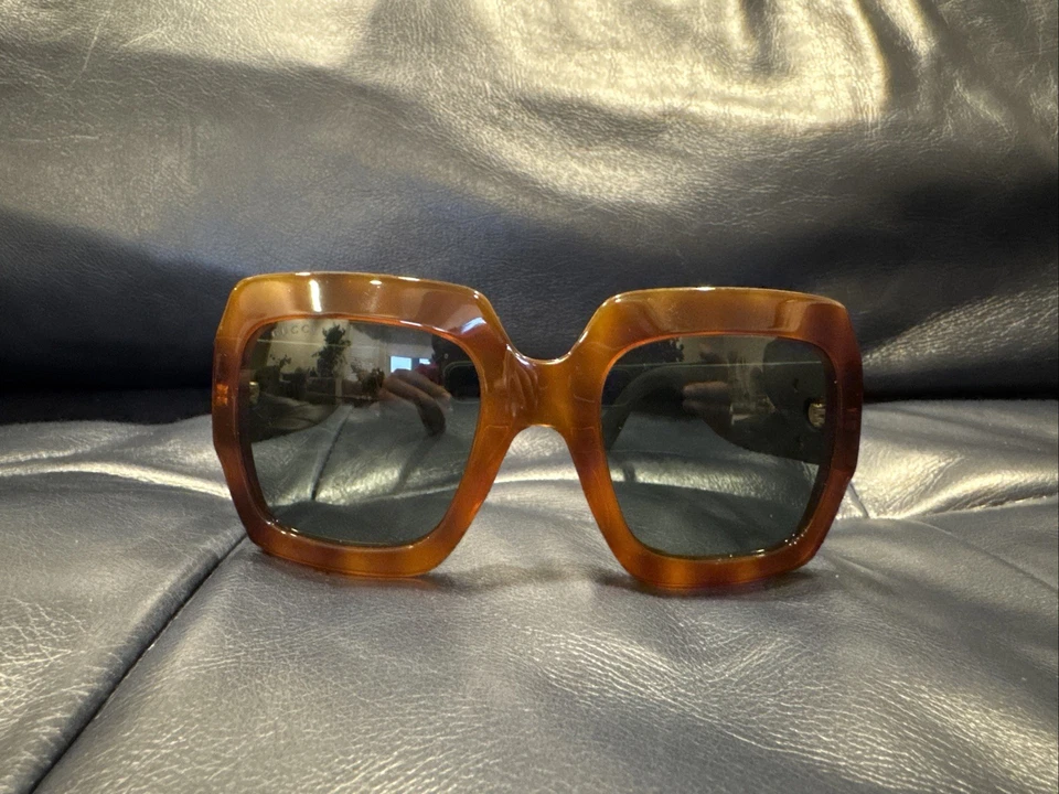 Gafas de sol cuadradas de gran tamaño Gucci para mujer marco marrón brillo plata brazos Foto 1 de 4