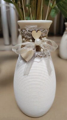 Hochzeit Tischdeko  Trockenblumen mit Blumenvase mit Herzen Keramik Vase 15 cm - Bild 1 von 3