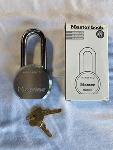 Candado Master Lock 6230KALH, serie Pro, similar con llave, grillete de 2,5""W 2 - Imagen 1 de 4