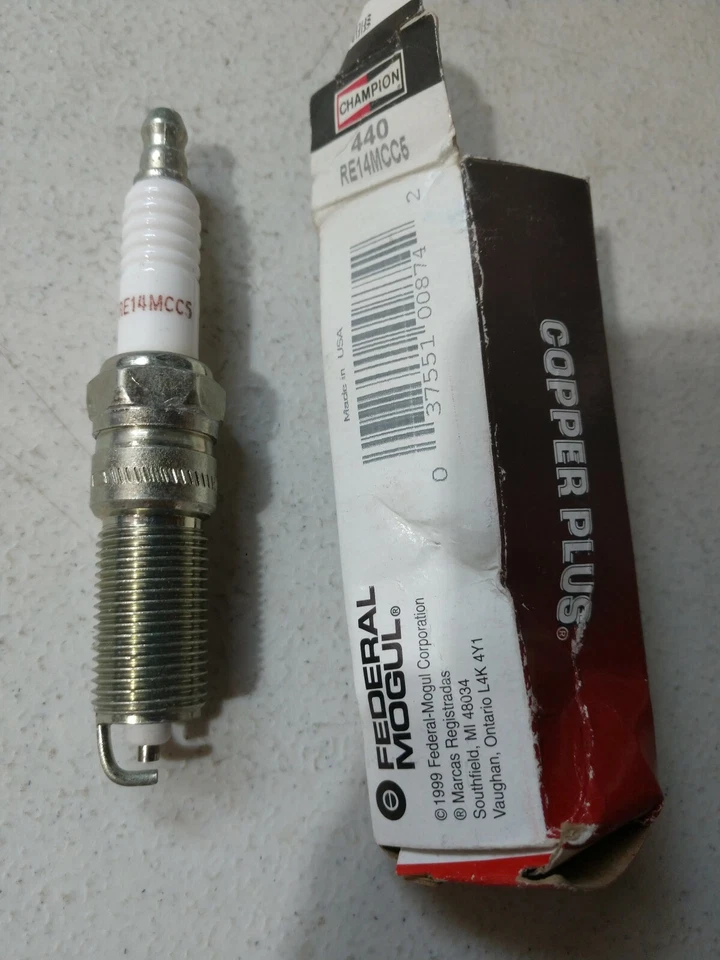 Bujía Champion Copper Plus 440 de 3 piezas.  Dodge RE14MCC6 Foto 1 de 1