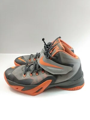 Nike Lebron James SOLDIER VIII Gris/Naranja Baloncesto Niños Talla 7Y 653645-010 Foto 1 de 4