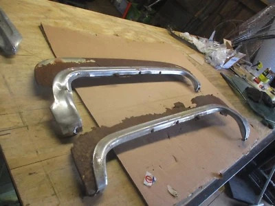 56 Cadillac 1955 convertible serie Deville 62 guardabarros trasero faldones molduras piezas Foto 1 de 4