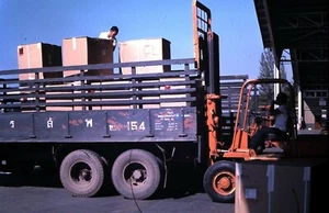 Orig Slide, Transporting Military Gear from Vietnam War, Udorn air base Thailand - Picture 1 of 1