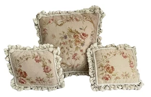 Cantidad. "3 almohadas de lana de punta de aguja Petit Point de 20"" cuadradas y 12x14 estilo Abusson francés" - Imagen 1 de 21