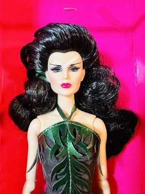 PREMIO NOCHE JETTA BURNS MUÑECA Y ATUENDO LOS INADAPTADOS JEM INTEGRIDAD JUGUETES 2022 COMO NUEVO Foto 1 de 4