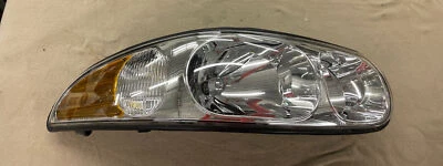 Faro genuino GM con lámpara de esquina derecha 2000-05 Buick LeSabre 25769598 usado Foto 1 de 4