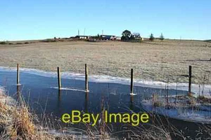 Foto 6x4 Invierno en Pathside Auchinderran\/NJ4055 Agua congelada en el foo c2009 - Imagen 1 de 1