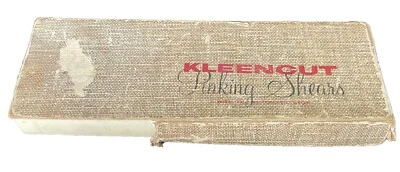 VINTAGE KLEENCUT PINKING SHEARS WITH AUTOMATIC STOP / ORIGINAL BOX  - Image 1 of 4