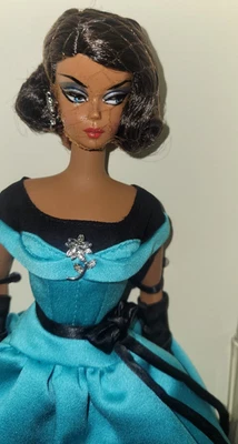 Barbie Silkstone Modelo de Moda Etiqueta Dorada Vestido de Baile Muñeca Foto 1 de 4