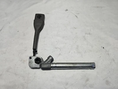 2011 - 2016 Cadillac SRX Passengers Front Seat Mounted Pretensioner (OEM) Gray Foto 1 de 4