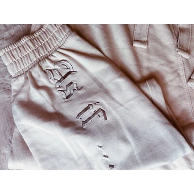 Pantalones de chándal Missguided malva beige claro como si fuera con eslogan ropa de salón elásticos talla 12 grandes Foto 1 de 4