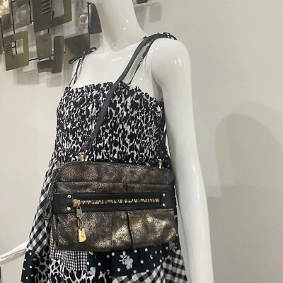 Bolso sin asas metálico de cuero texturizado See by Chloé sobre de hombro desmontable Foto 1 de 4