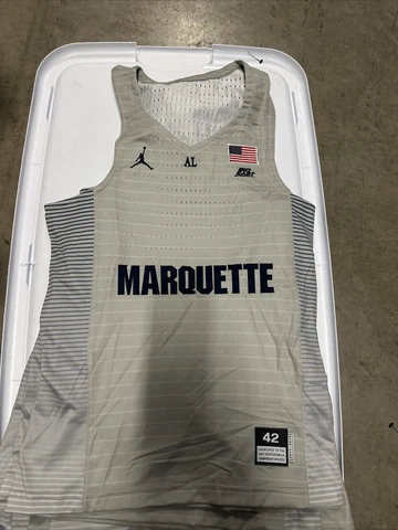 Jordan Marquette Golden Eagles BASKETBALL JERSEY NCAA Sz 42 Men’s BIG EAST  (PE) Cover