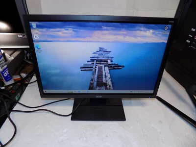 Acer V226WL LED 22 Inch Computer Monitor with Cables - Image 1 of 3