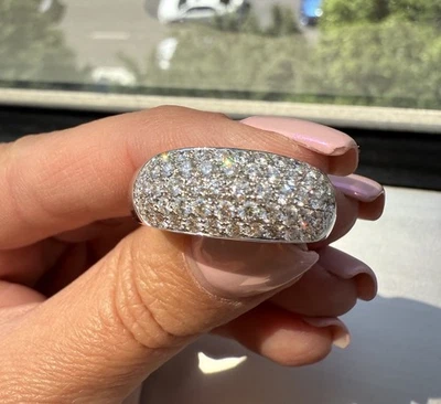 Anillo Van Cleef & Arpels de oro blanco de 18 k con cúpula de diamantes de 5 filas 1,5 quilates, talla 8 EE. UU. Foto 1 de 4