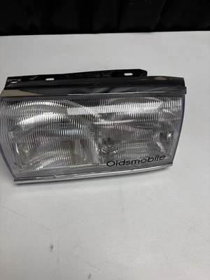 OLDSMOBILE 98 NOVENTA Y OCHO 1991-1993 LH MONTAJE DE FAROS OEM -exc Touring Sdn Foto 1 de 4