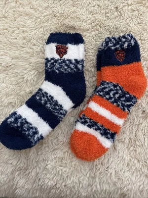 ¡JUEGO DE 2 PARES! Calcetines para dormir borrosos acogedores Chicago Bears FBF para mujer. OSFM (X) Foto 1 de 4