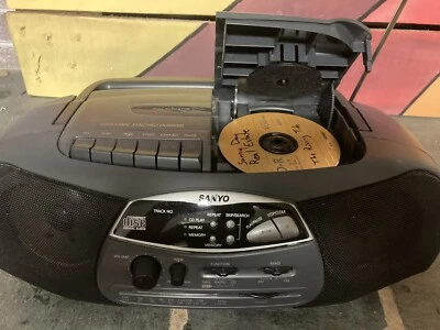 Rádio portátil Sanyo CD player cassete rádio boombox funciona! CWM-200 - Imagem 1 de 4