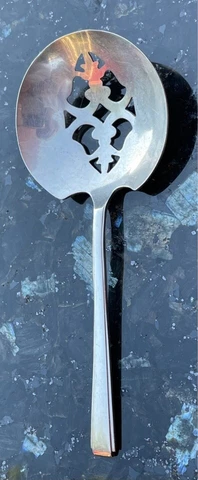 LUNT 925 STERLING SILVER ''MODERN CLASSIC'' BON-BON NUT SPOON Cover