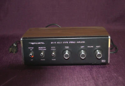 Amplificador Estéreo Modelo Realista SA-10 Modelo Vintage 31-19823B Nogal C-6 Foto 1 de 4