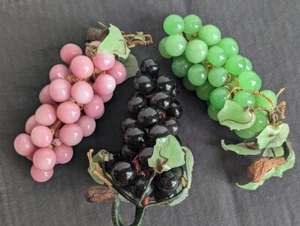 One Vintage Glass Grapes Cluster in Jade Green/Black w/ Green Glass Leaves - Picture 1 of 24