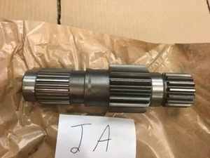 C5NN7111M New Ford New Holland Countershaft 230A 231 233 234 333 334 335 530A + - Picture 1 of 7