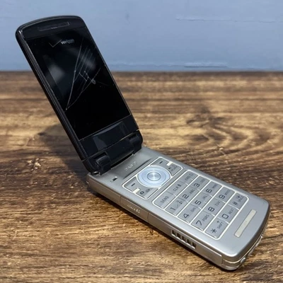 Verizon Casio Exilim C721 Flip Phone w/Rotating Display - Image 1 of 4