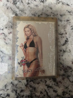 Fleer Diva's WWE 2005 #4 Stacy Keibler Femme Physique Foto 1 de 2